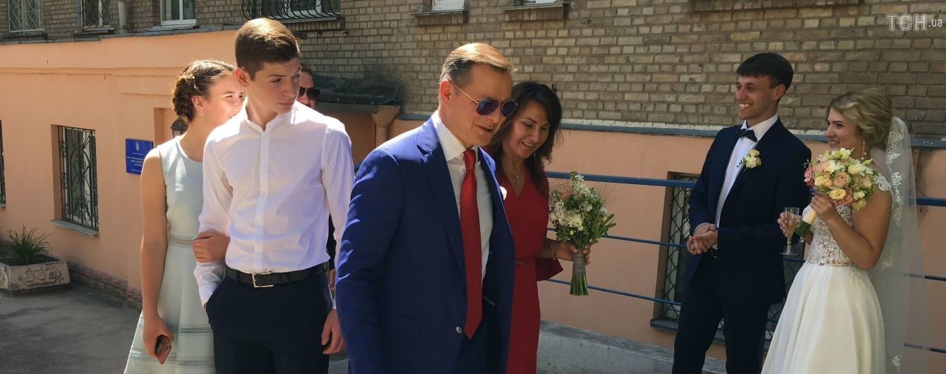 Пісня Магомаєва і лайка в спортзалі: що постив у соцмережі Олег Ляшко в день свого весілля