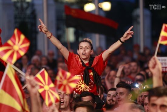 У столиці Македонії тисячі людей протестували проти зміни назви країни