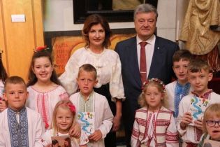 В вышиванке и юбке-карандаше: красивая Марина Порошенко в Испании