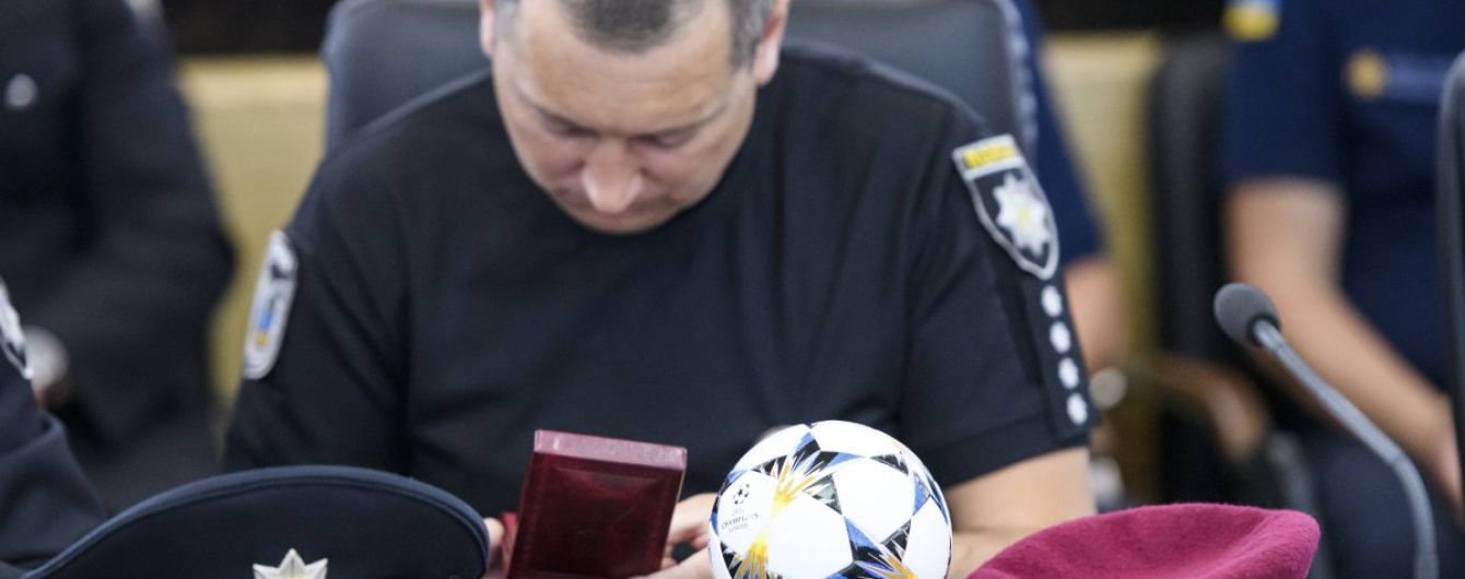 Гройсман і Аваков нагородили понад 20 силовиків за успішне проведення фіналу Ліги чемпіонів