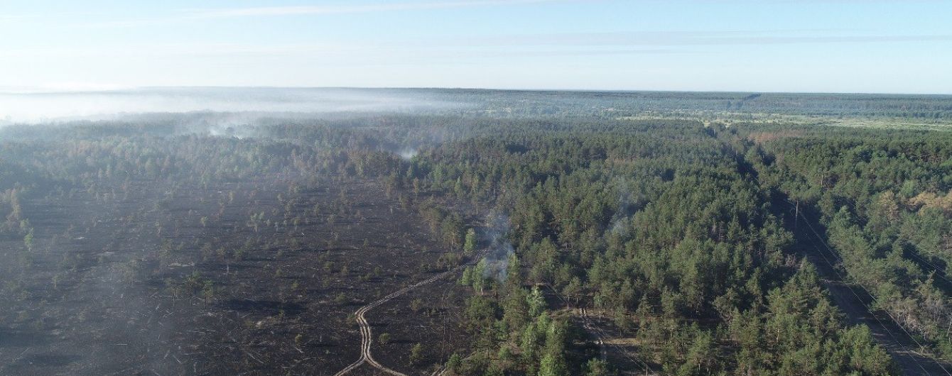 Радіаційний фон у нормі. Пожежники продовжують гасіння пожежі у Чорнобильській зоні