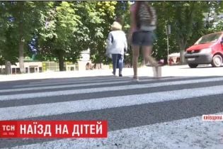 На Київщині поліцейські відпустили водія, який збив 15-річну дівчину на пішохідному переході