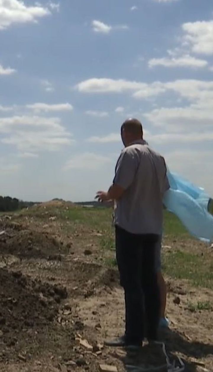 На Київщині виявили могильник, куди відомий агрохолдинг закопував рештки птиці