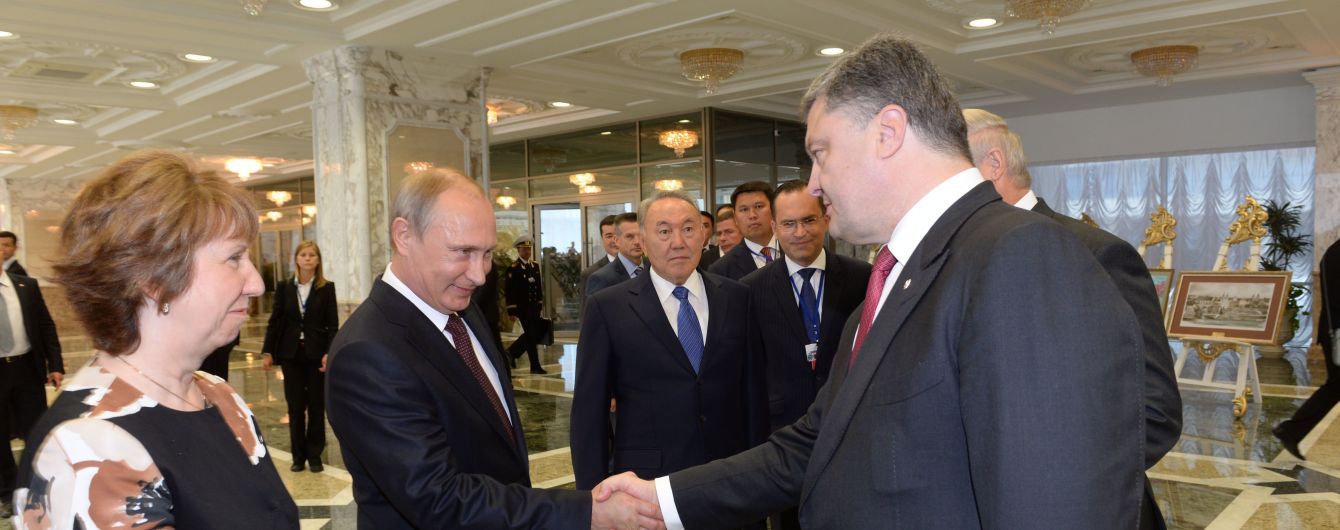 Порошенко і Путін провели телефонну розмову: домовились про візити омбудсменів до ув’язнених громадян