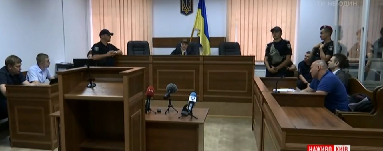 С аплодисментами и исчезновением света: как в Киеве, отправили за решетку догхантера Святогора