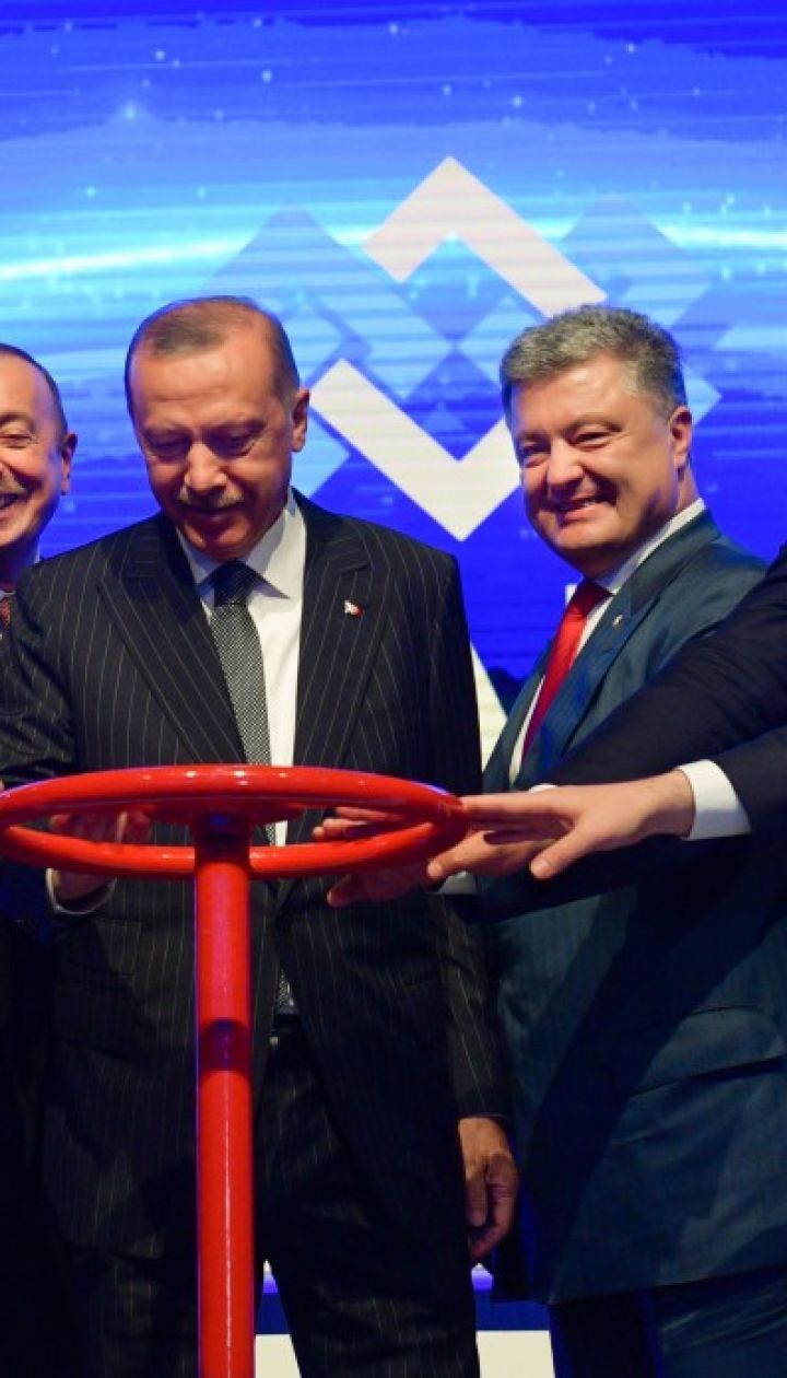 Порошенко сподівається отримувати газ з Азербайджану через Румунію