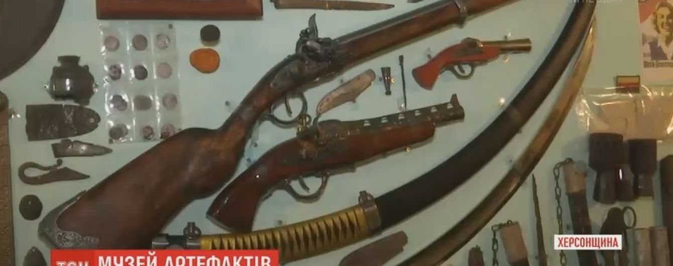 Житель Херсонщини відкрив інтерактивний музей артефактів на власному подвір"ї
