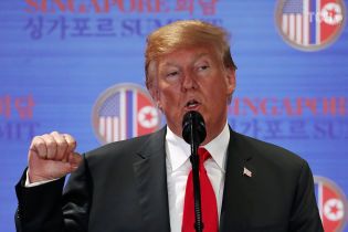 "Спіть спокійно сьогодні". Трамп повністю виключив ядерну загрозу з боку КНДР після саміту