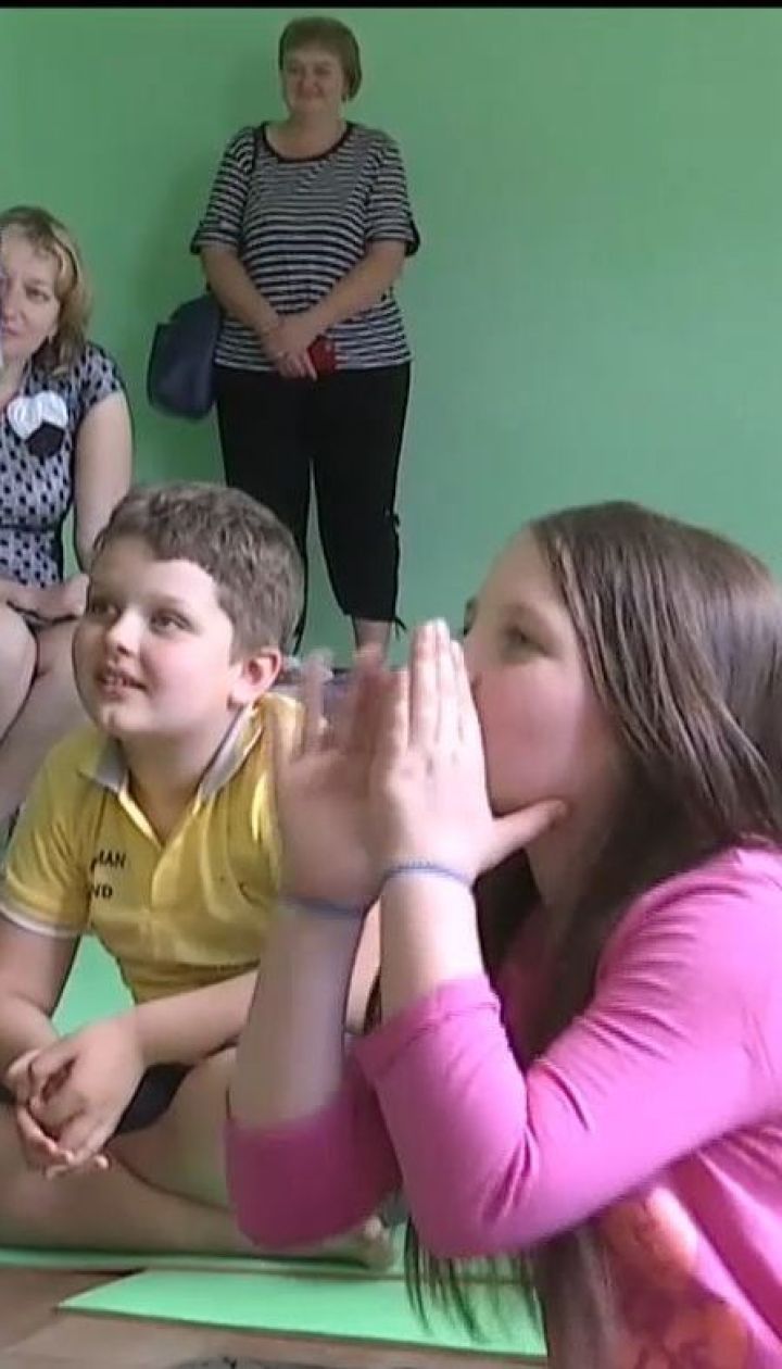 Діти Мар’їнки проводять літні канікули у шкільних таборах неподалік передової