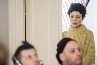 Не узнать: Тина Кароль в неожиданном образе сыграла главную роль в фильме
