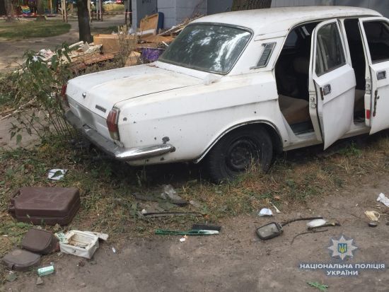 Вибух авто у Києві. Власник машини заявив, що знайшов гранату і планував викинути