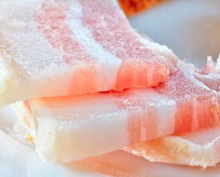 Как приготовить оригинальную закуску из сала