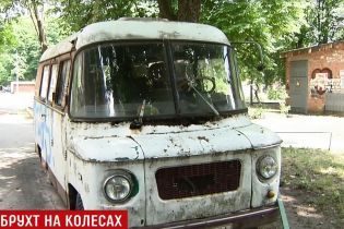 Дворы в Киеве загромождают минимум 5 тысяч брошенных автомобилей
