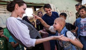 Анджелина Джоли побывала в бывшей "столице" "Исламского государства" в Ираке