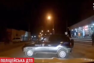 У Чернівцях від поліцейських втекла їхня автівка і ледь не спричинила ДТП