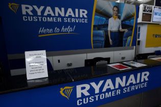 Ryanair отменит почти 300 ежедневных рейсов из-за забастовки бортпроводников