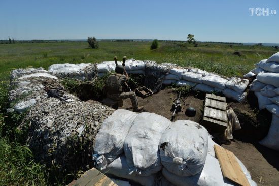 Ситуація на Донбасі: поблизу Горлівки продовжуються запеклі бої, один військовий поранений