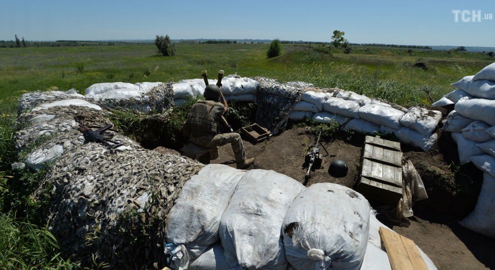 Двоє українців отримали поранення в зоні бойових дій. На Луганщині бойовики захопили будинок