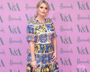 В эффектном платье от Dolce & Gabbana: сестра британских принцев - Китти Спенсер, сходила на вечеринку