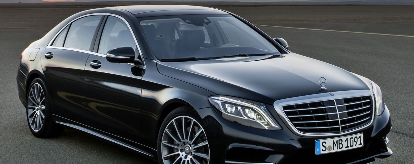 У Порошенко решили купить четыре люксовых Mercedes и выделили на это 2 млн долларов
