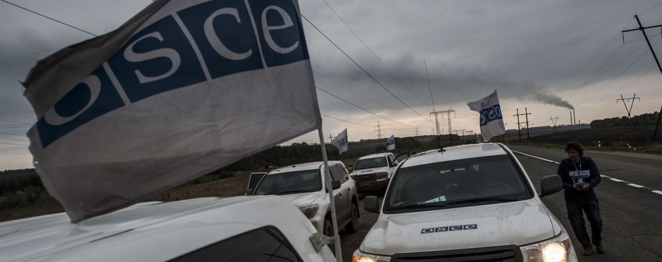 Под Донецком пьяный боевик с автоматом не пропустил ОБСЕ и заставил миссию объезжать по заминированной дороге