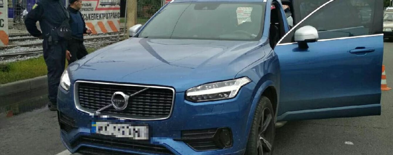 Двойное убийство в Харькове. Мужчина расстрелял семейную пару и ранил их дочь из-за "кровной мести"