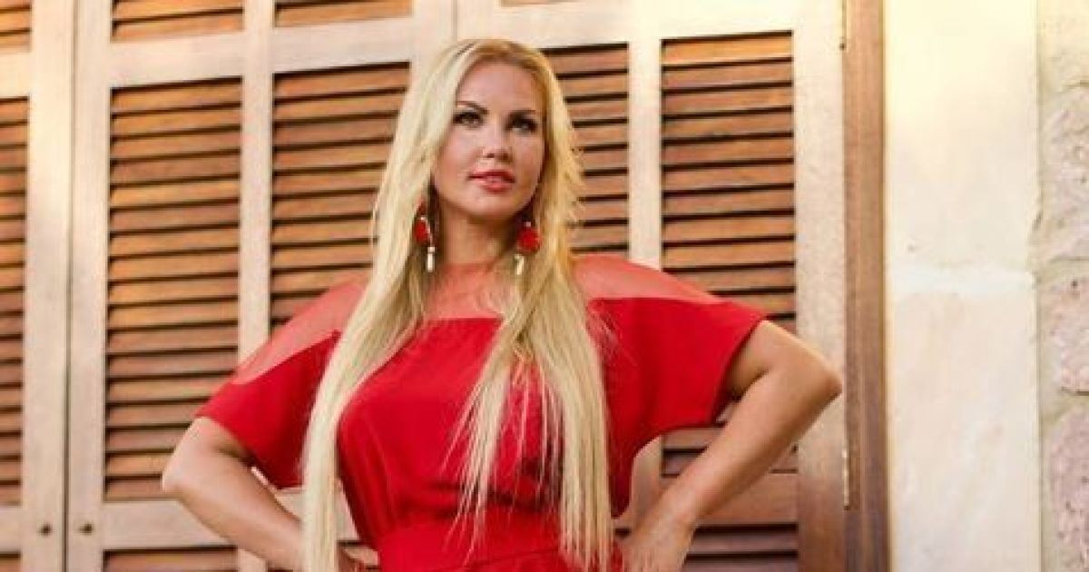 Певица Камалия трогательно поздравила дочек с первым юбилеем