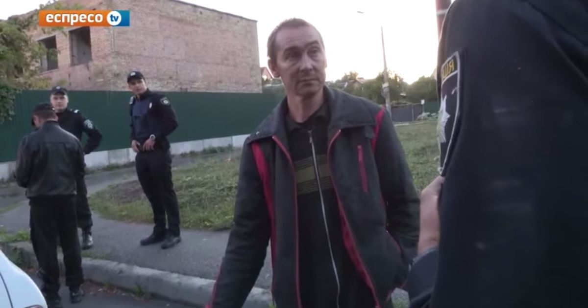 Сотрудники милиции вызвали полицию