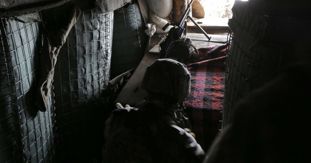 На Донбассе за сутки боевики 11 раз обстреливали позиции ВСУ: где было неспокойно и какая ситуация на утро