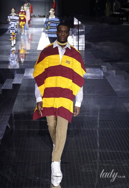 Коллекция Burberry прет-а-порте сезона осень-зима 2020-2021 / © East News
