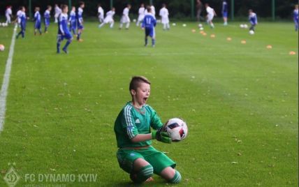 В академії столичного "Динамо" відкрили нове футбольне поле