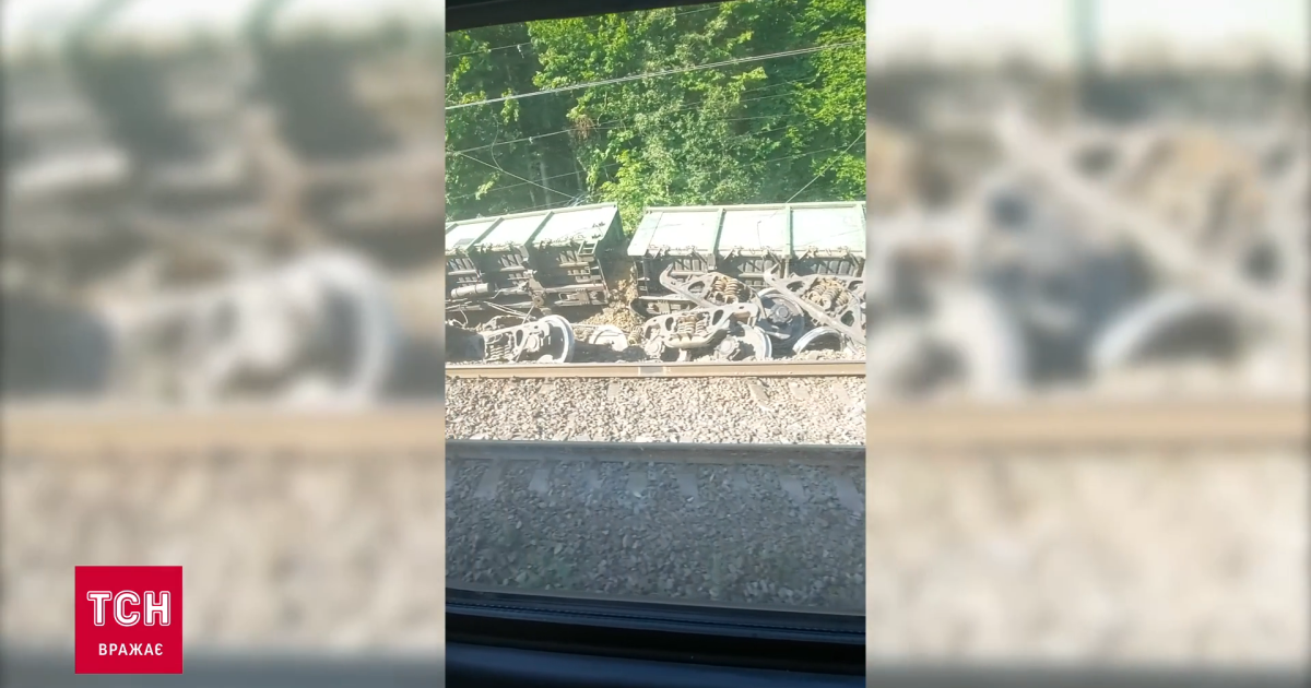 Движение на железной дороге после масштабной аварии во Львовской области смогут восстановить только за сутки