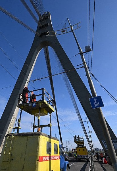 РФ атакує мости у столиці