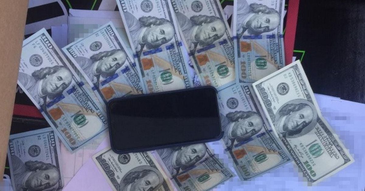 Головного інспектора одного з постів митниці Київщини схопили на хабарі