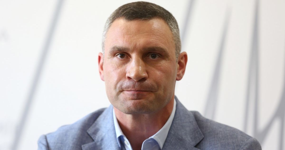 "Кличка можуть звільнити тільки кияни". Столичний мер назвав незаконним рішення Кабміну звільнити його