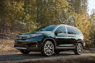 Honda анонсировала появление обновленных кроссоверов
