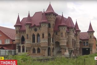 "Не національність, а спеціальність": ТСН розкрила таємницю розкішних палаців закарпатських румунів