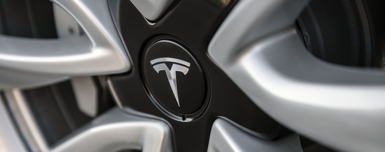 Звинувачений у саботажі колишній співробітник Tesla публічно збирає гроші на адвокатів