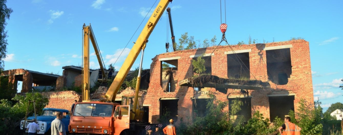 Подробиці загибелі трьох дітей під завалами недобудови в Ніжині: четвертому підлітку вдалося врятуватися