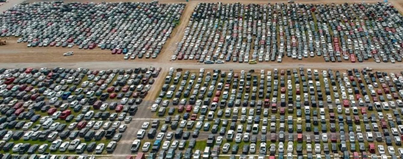 Побоюйся "потопельника". У США розпродають машини, постраждалі від повені