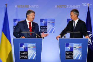 Порошенко назвал дату достижения Украиной всех стандартов НАТО