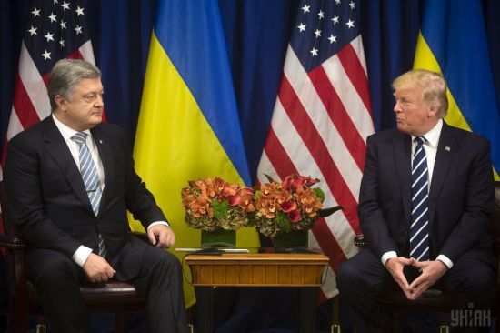 "Встречей очень доволен". Порошенко рассказал детали разговора с Трампом в Брюсселе