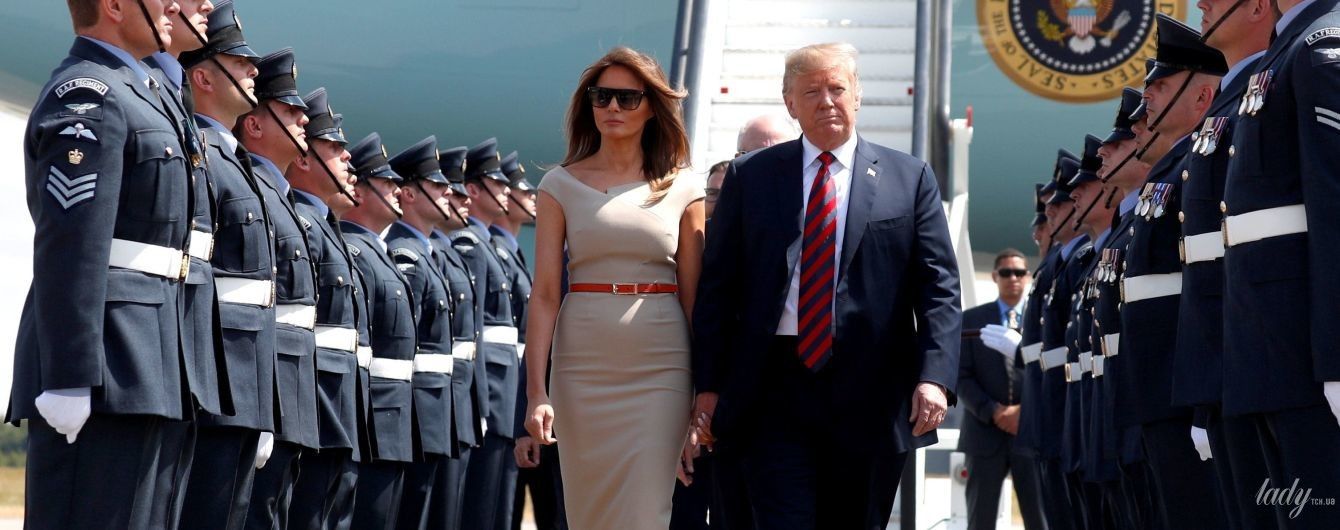 Ефектний вихід: Меланія Трамп прилетіла до Великої Британії
