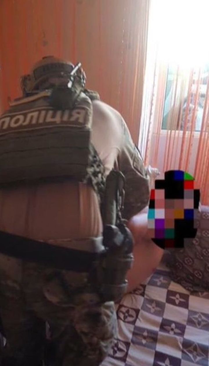 У Бердичеві затримали чоловіка, якого підозрюють у поширенні порно з власною донькою