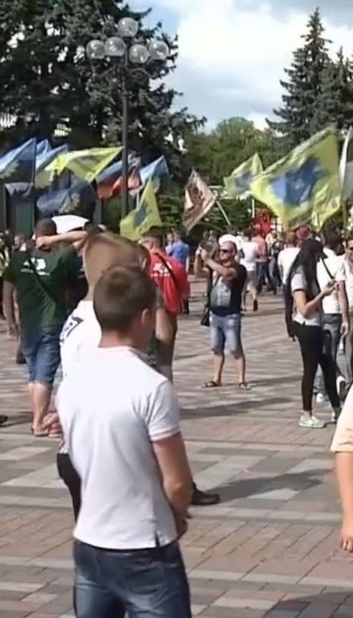 Водители "евроблях" продолжают блокировать центр столицы