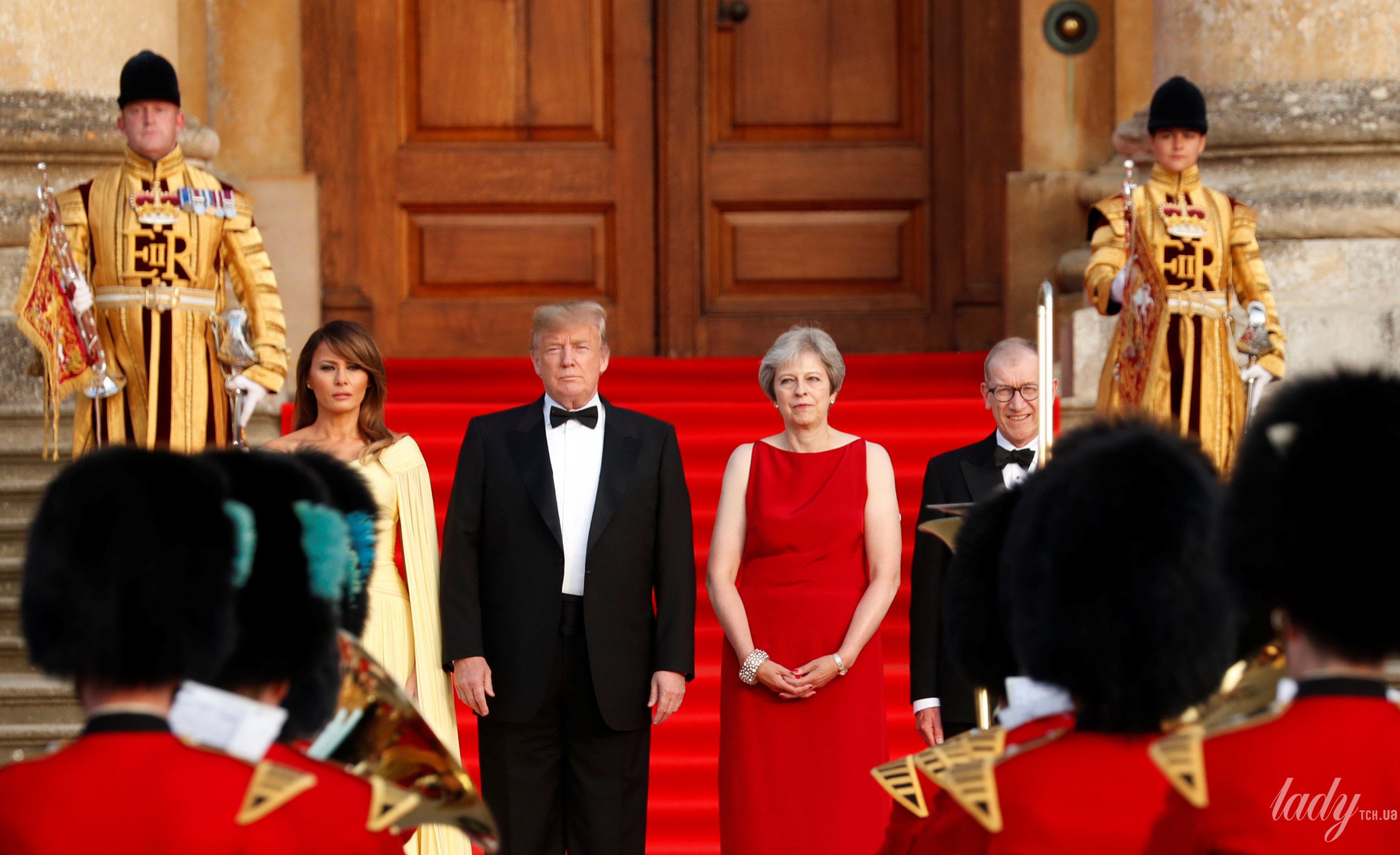 Тереза Мэй на встрече Трампами_11