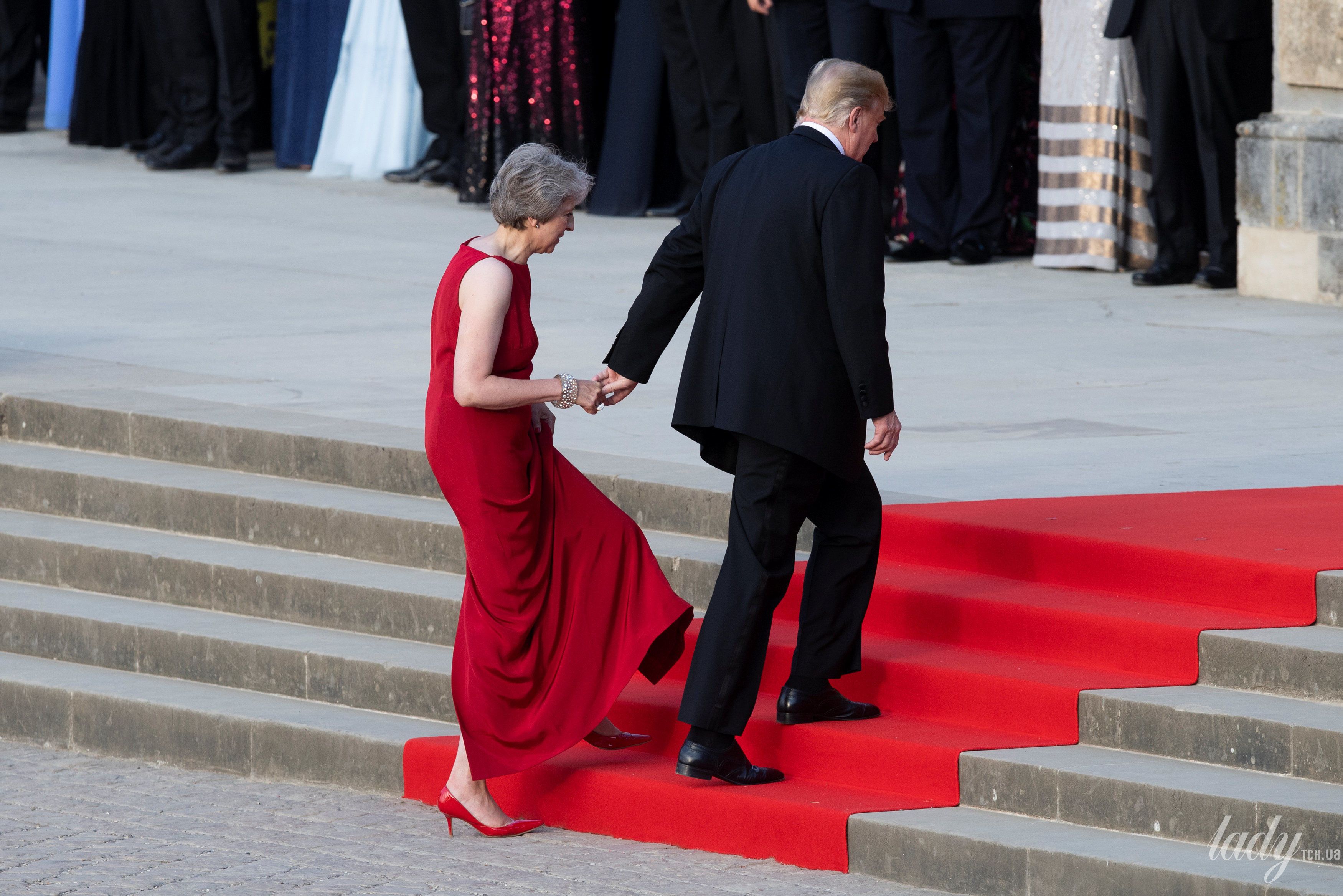 Тереза Мэй на встрече Трампами_10