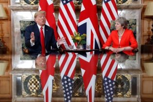 Трамп заявил о "сильных" отношениях США и Британии