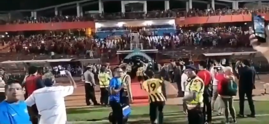 Футболісти збірної Малайзії показали дива швидкості через розгніваних фанатів