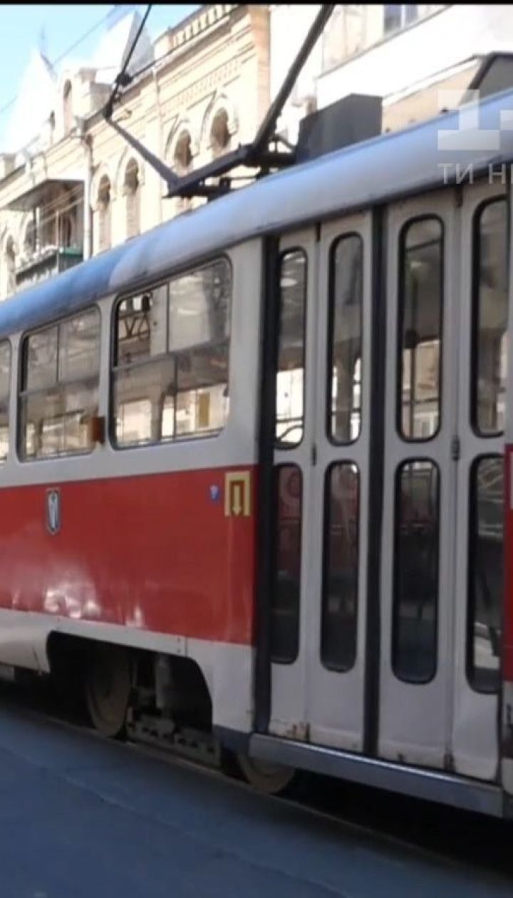 У зв'язку з підвищенням цін на проїзд кияни масово поповнюють свої безконтактні картки